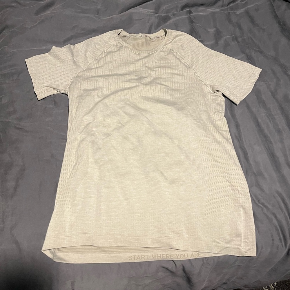 Lululemon metal vent tech shirt size M